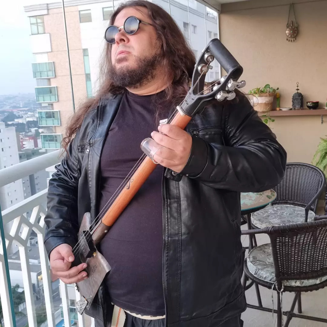 João Guitarras Feia