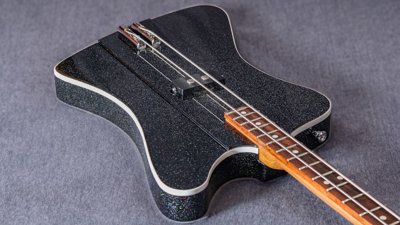 Modelo: T-Bird 2C / Ano 2024 / Artista: John Prock