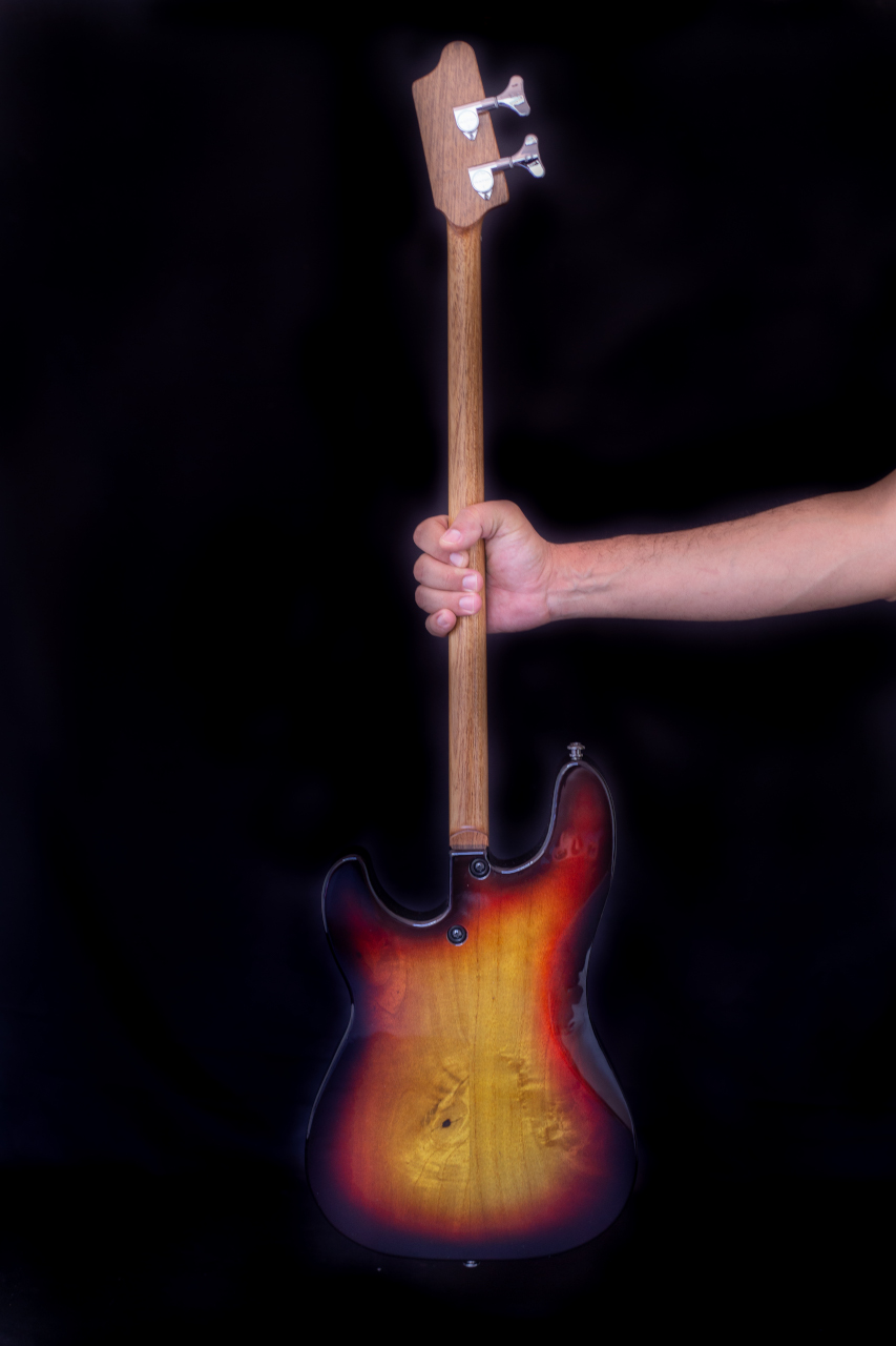 Modelo: P-Bass 2C / Ano 2025 / Artista: Buddy Cannon