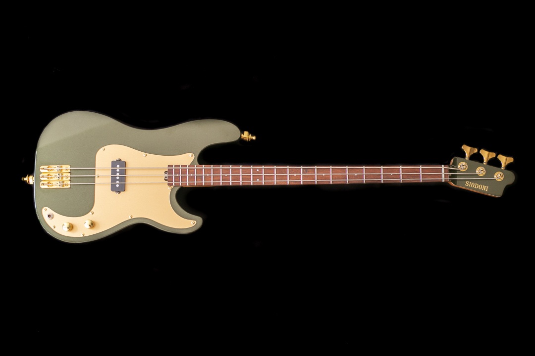 Modelo: P-Bass 3C / Ano 2025 / Artista: KS Rhoads
