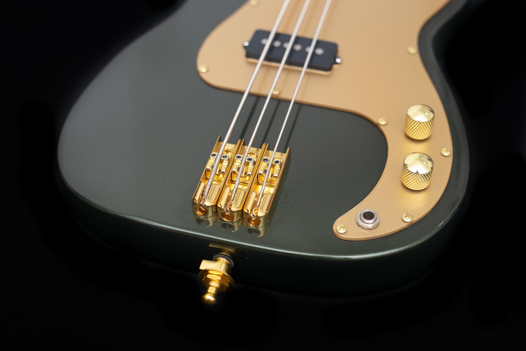 Modelo: P-Bass 3C / Ano 2025 / Artista: KS Rhoads