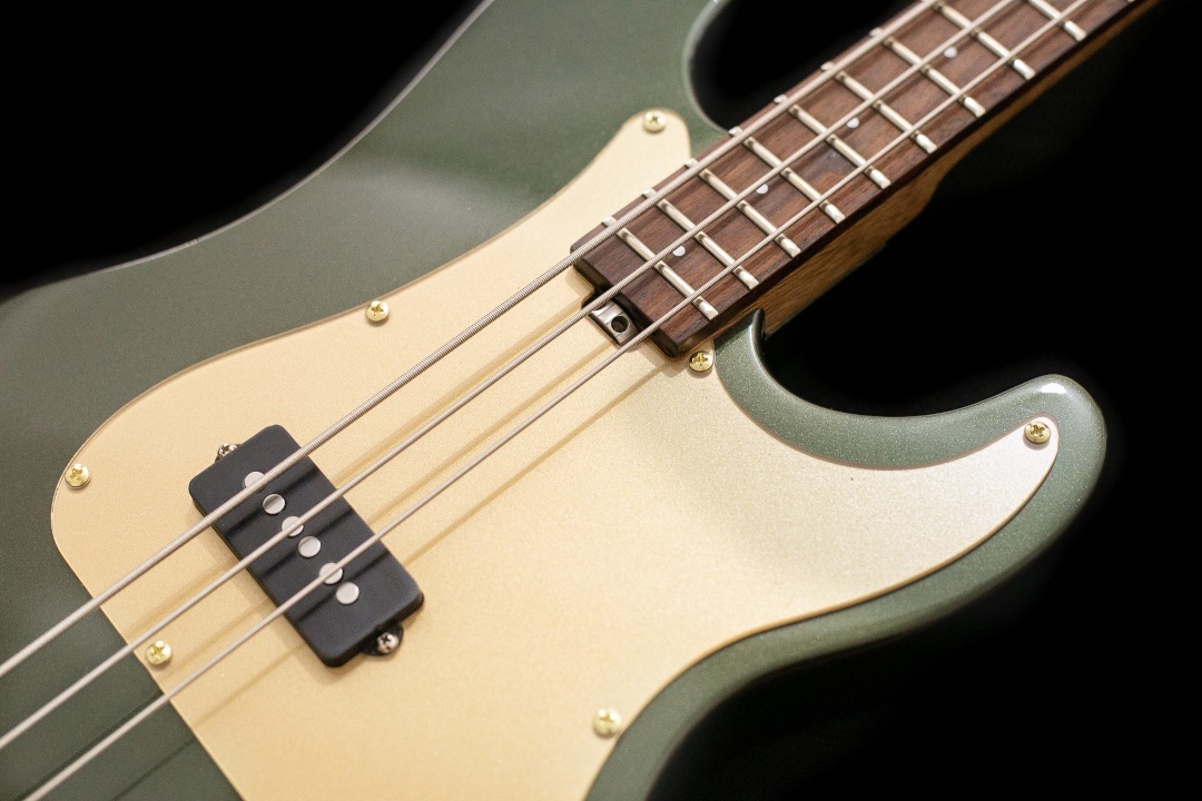 Modelo: P-Bass 3C / Ano 2025 / Artista: KS Rhoads