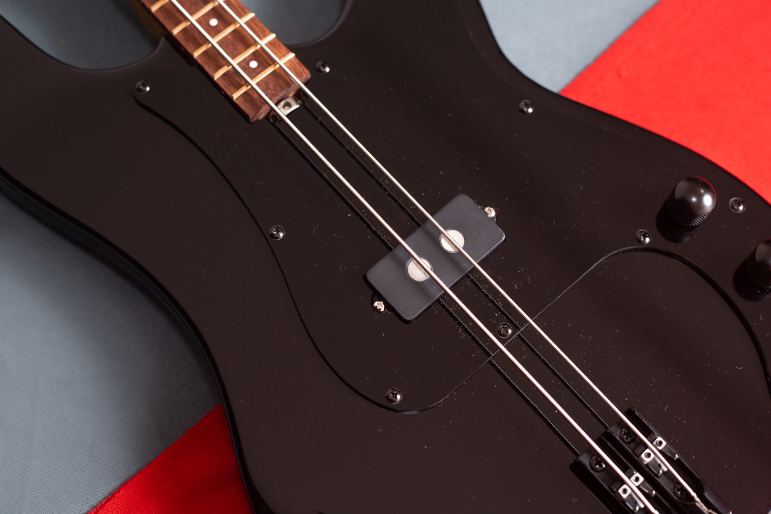 Modelo: P-Bass 2C / Ano 2026 / Artista: Victor Stephan